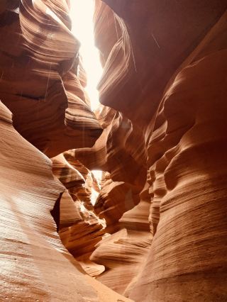 Seasonal Guide to Antelope Canyon, Arizona: A Symphony of Light and Shadow