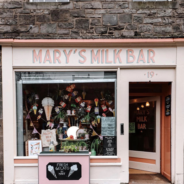 Hidden Gems of Edinburgh: A Local Food and Drink Tour