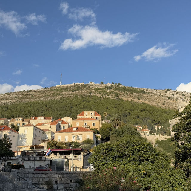杜布羅夫尼克的羅維里耶奈克要塞（Fort Lovrijenac）——亞得里亞海上的雄偉堡壘