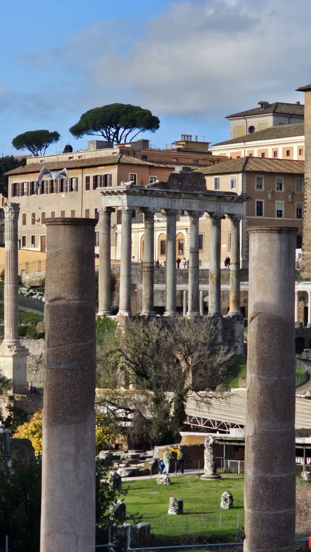 📍 Best Day & Time to Visit the Roman Forum (Foro Romano) 🏛️