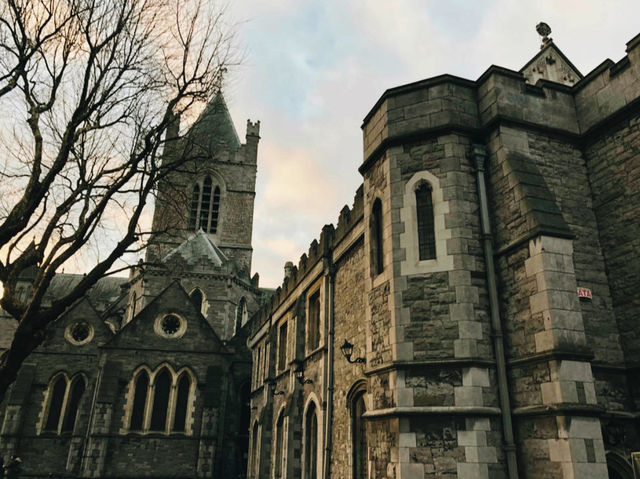🎒🌧️ Backpacker Essentials for Ireland