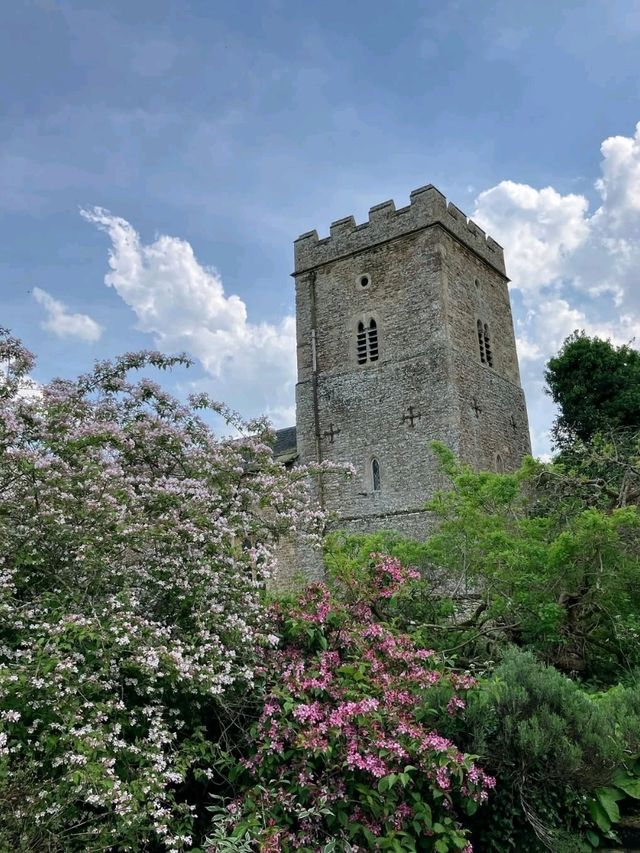 🌿 Rousham Gardens – England’s Timeless Landscape Escape