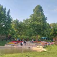 Fangshan Red Scarf Park, water world in the heart of the city