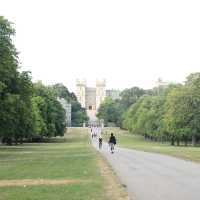A Majestic Journey Through History – Windsor Castle Delivers!