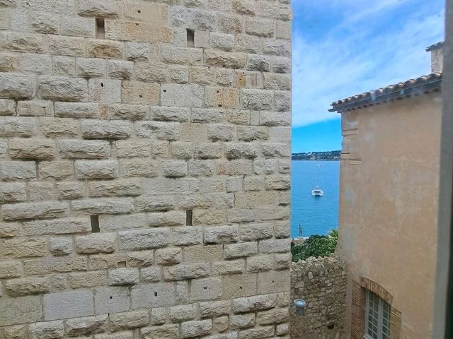 Charm on the Côte d’Azur 🌞🇫🇷
