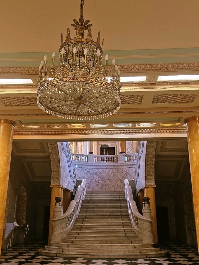 Discovering the Throne Hall in Bucharest 👑✨