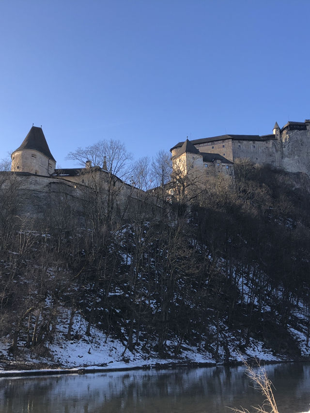 🏰 Orava Castle: Majestic Fortress Above the River 🏰 Orava Castle: Majestic Fortress Above the River