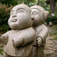 Playful Sculptures Bringing Smiles โ Funny Statues in Yangshuo Park ๐๐ณ๐ฟ
