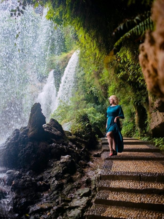 Город построенный на водопаде