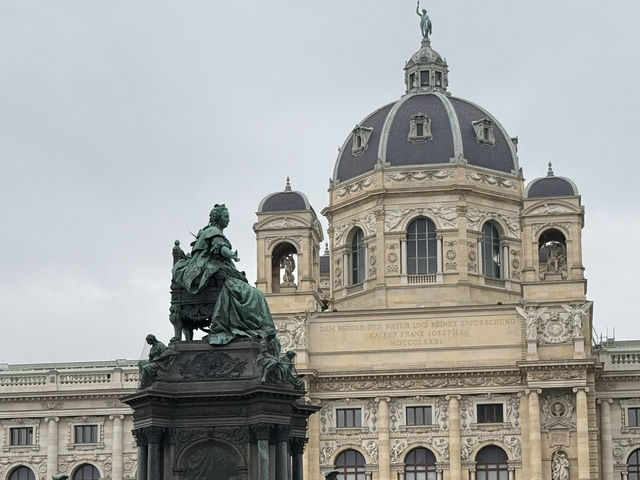 Vienna: A City That Feels Like Walking Through a Masterpiece ✨ Vienna: A City That Feels Like Walking Through a Masterpiece ✨