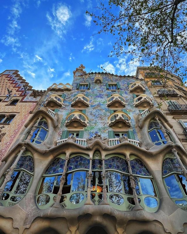Barcelona: A City to Fall in Love with: Beaches, Mountains, and Vibrant Culture