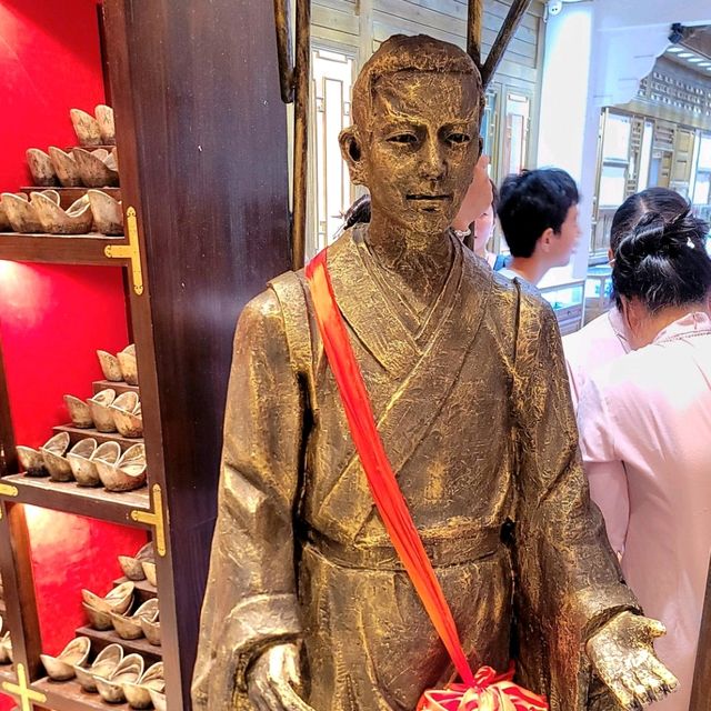 The Legendary Scholar Confucius 