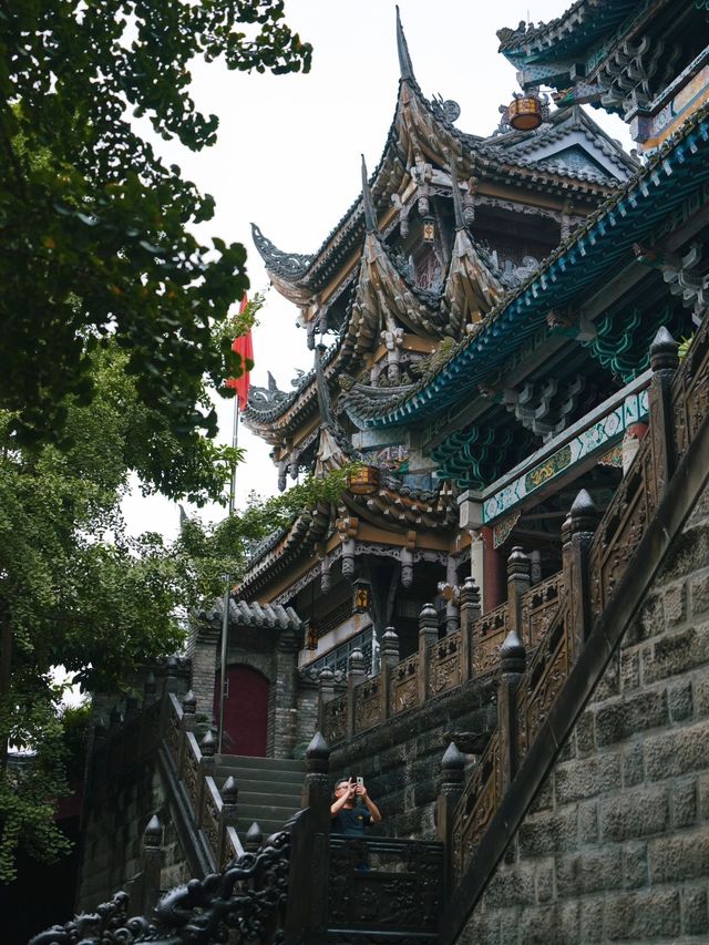 寶輪寺，鬧中取靜的寺廟之旅