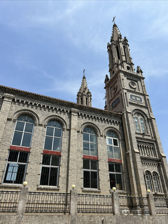 朔州老城天主教堂｜哥特式建築，十分壯觀，景美人少，免費參觀