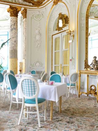 🏰✨ Lisbon's Luxurious Pestana Palace: A Royal Retreat! ✨🏰