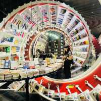 🌀 Spiral Bookstore in Shenzhen 📚 Most beautiful bookshop!