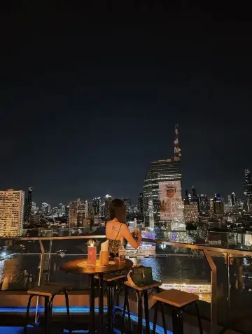 Iconsiam: The Perfect Spot for a Riverside View