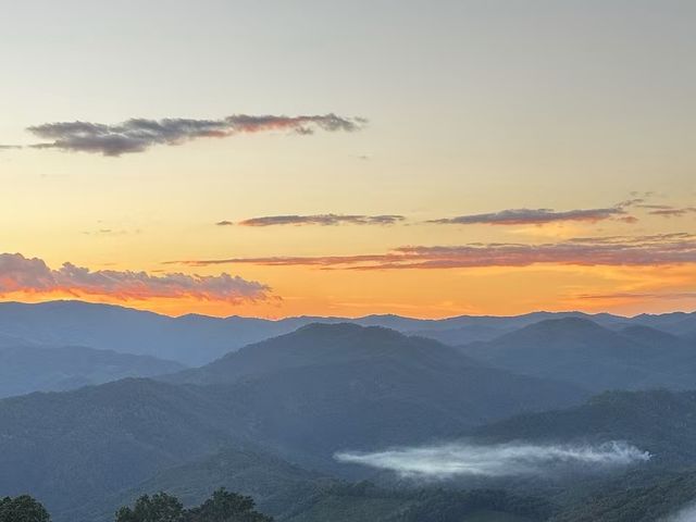 喺景邁山，感受日出日落嘅浪漫
