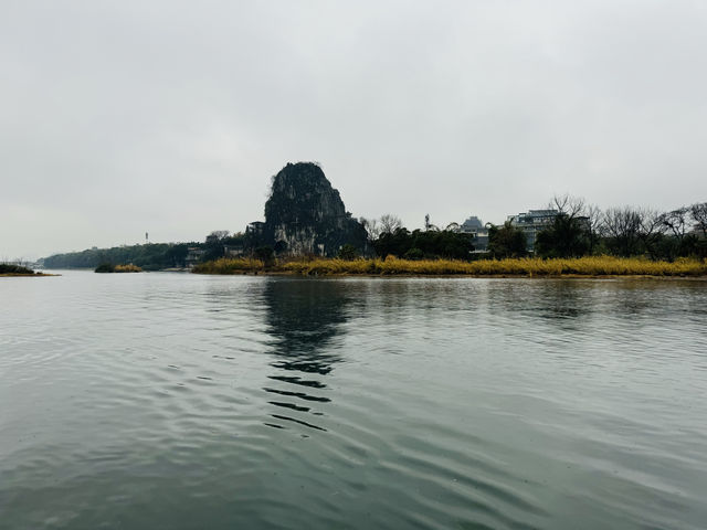 暴雨中的桂林象鼻山 兩江四湖