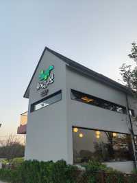 稻田裡的咖啡屋