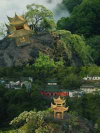 比起黃山人潮，我獨愛這座皖南隱世仙山