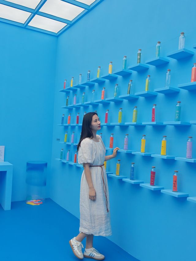 免費新展丨墜入夢幻藍的童話深海，出片