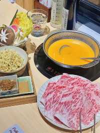 好吃的和牛壽喜燒🥹一口倒回旅行吃過的味道。。。
