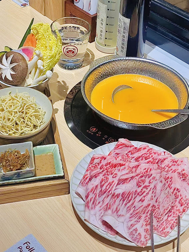好吃的和牛壽喜燒🥹一口倒回旅行吃過的味道。。。