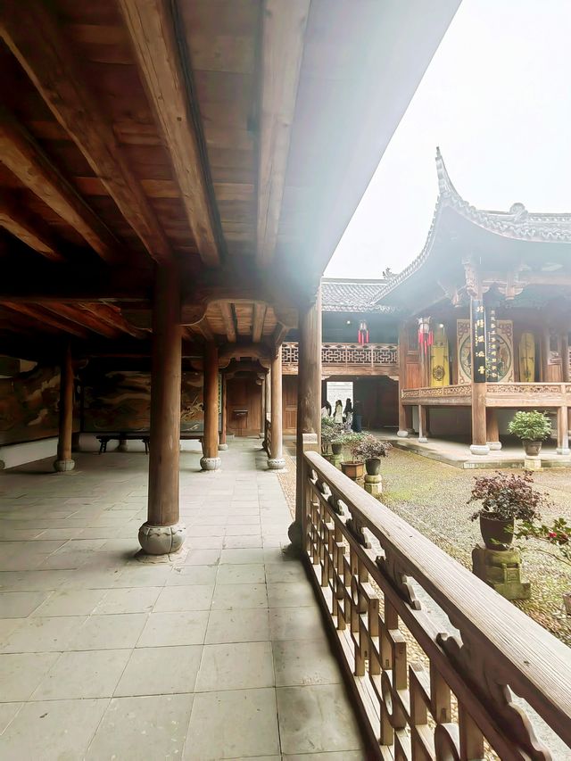 衢州清漾毛氏祖祠，隱隱透著驕傲與自豪