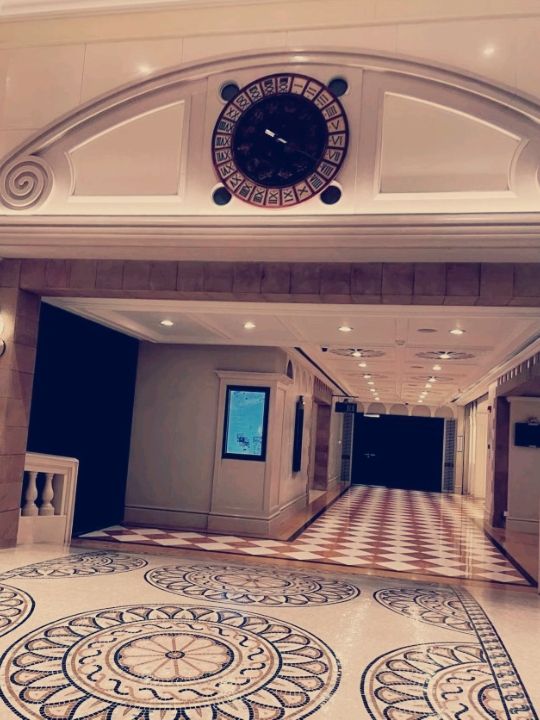 深圳威尼斯英迪格酒店：尼斯風情與無邊泳池的邂逅