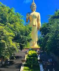 #西雙版納之旅  西雙版納是中國雲南省最熱門嘅旅遊目的地之一，以其熱帶雨林、傣族文化、豐富嘅動植物資