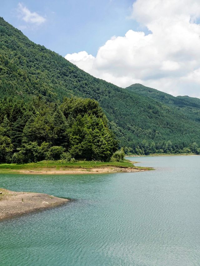 各位朋友！發現一個隱藏喺市區周邊嘅避暑勝地