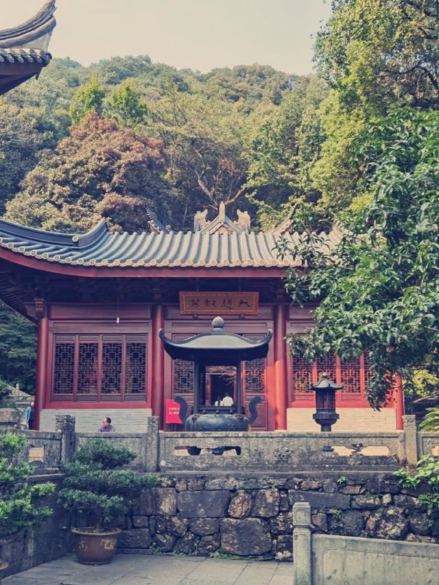 尋隱終遇仙蹤】杭州韬光寺禪意之旅**  