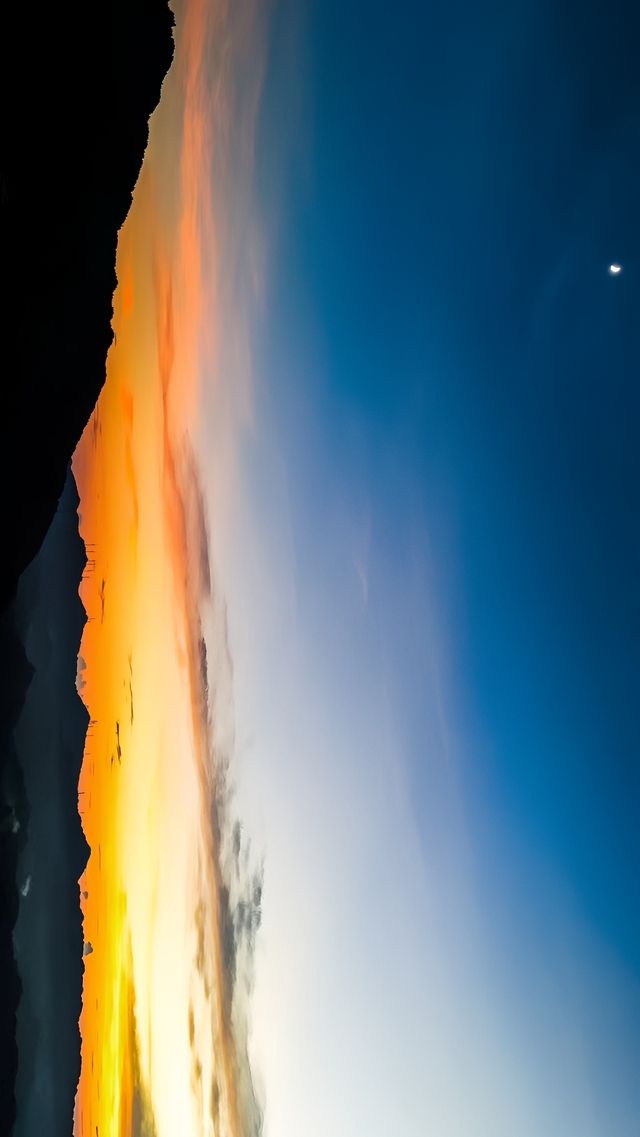 《走進苗家梯田，把自己融進青山綠水的曲線》