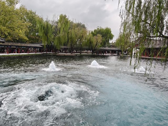 明水古城美到窒息！烏鎮團隊操刀的泉水仙境