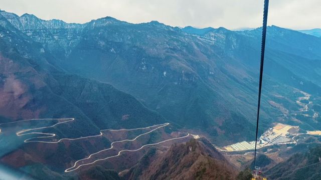 藏在秦巴秘境中的龍頭山也太絕了吧雲海繚繞山峰，有如仙境！這份一日遊攻略趕緊收好～  漢中龍頭山