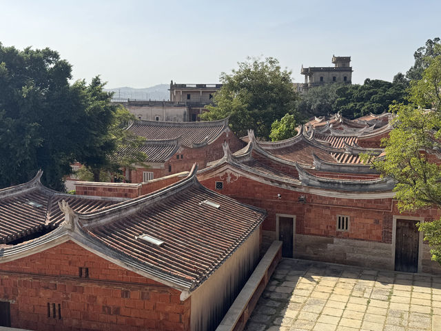 今次泉州漳州 4 日遊,多得司機兼導遊小陳師傅,令我哋嘅體驗直接爆燈,值得六星好評!小陳師傅非常熱 今次泉州漳州 4 日遊,多得司機兼導遊小陳師傅,令我哋嘅體驗直接爆燈,值得六星好評!小陳師傅非常熱