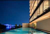 抱走這份版納江景酒店無邊泳池太絕了