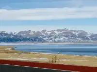 賽里木湖冬日限定粉色雪山