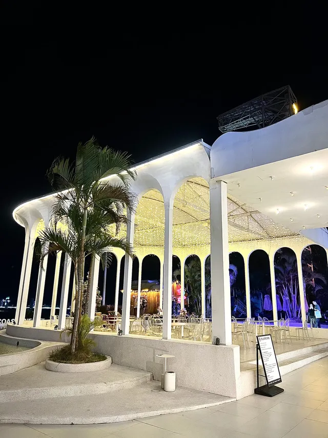 聖托里尼風海景地，約會打卡的浪漫首選