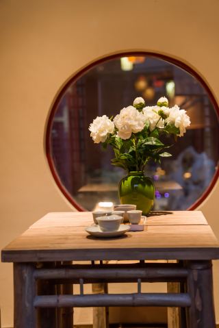 No hotel is a must-stay, only places worth staying at