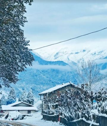 冶勒湖で偶然に鞠婧祎に出会う、通行人の写真も美しい