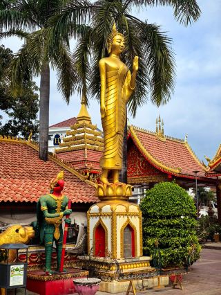 ดินแดนแห่งพุทธศาสนา——สัมผัส “ชีวิตช้า” ที่ลาว