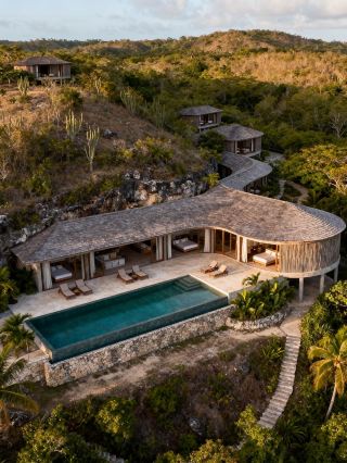 Stay in Jamaica’s Coastal Secret, Surrounded by Gentle Sunshine and Azure Seas