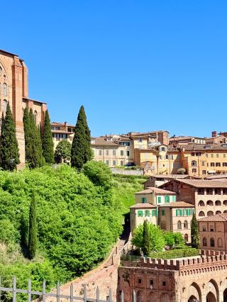 This guide for a multi-country European summer trip is super comprehensive!