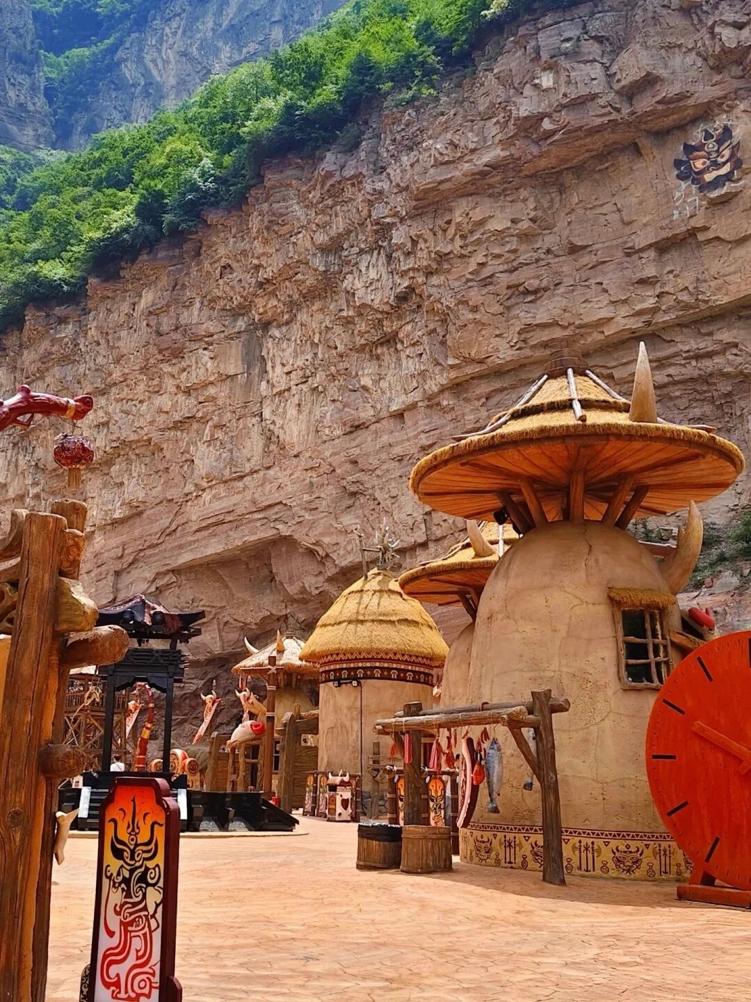 Shanxi summer escape Red Cliff Grand Canyon | canyon streams + 10,000-acre meadows