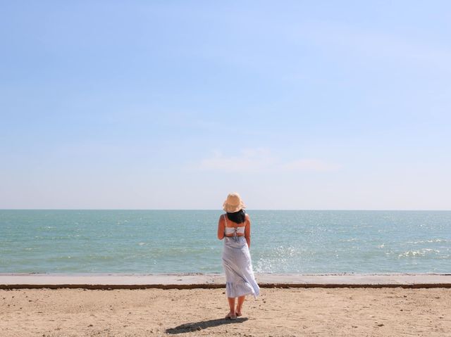 ชายหาดชะอำ ทะเลสวยใกล้กรุง