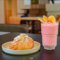 Spring Bakehouse คาเฟ่สไตล์โฮมมี่ โทนสีขาว มินิมอล