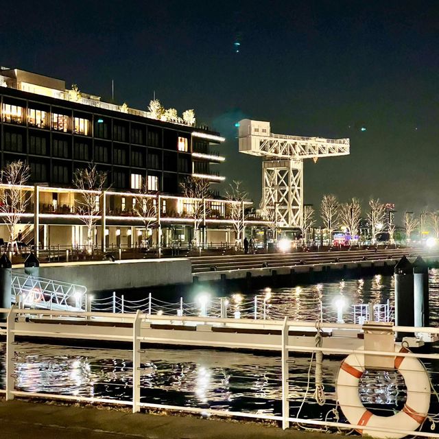 夜景が映える「横浜ハンマーヘッド」