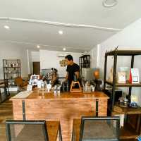 MixKoff ร้านกาแฟแนว slow bar สุดเท่ ☕️